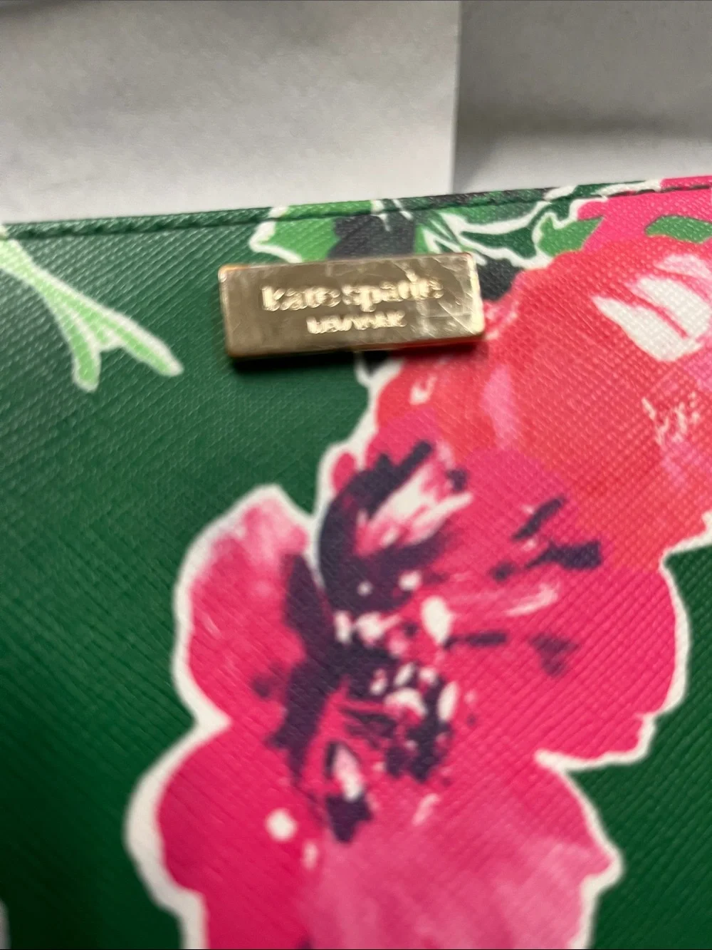 EUC Kate Spade Green Floral Zip-Around Wallet with Multicolor Blooms